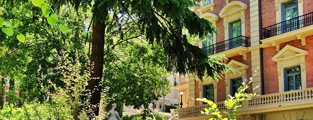 Museo Lázaro Galdiano is one of Madrid : Museums & Art Galleries.