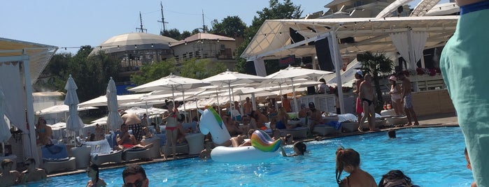 Ibiza Beach Club is one of Tempat yang Disimpan Yuliya.