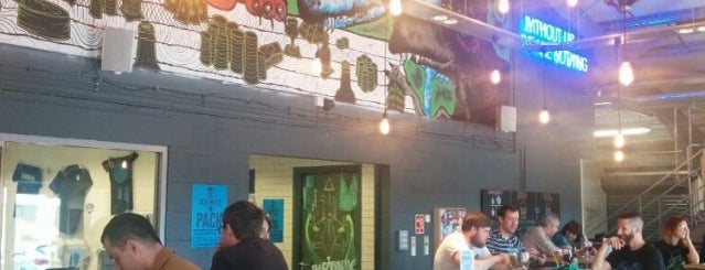 DogTap & DogWalk Brewery Tour is one of BrewDog Bars.