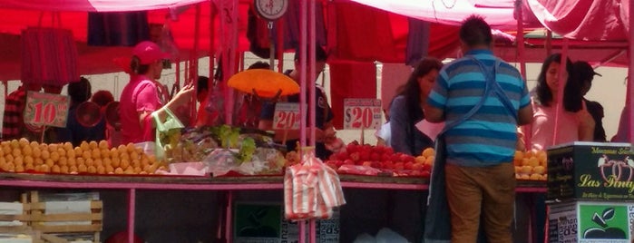 Tianguis sobre ruedas (Domingo) is one of Desayunos.