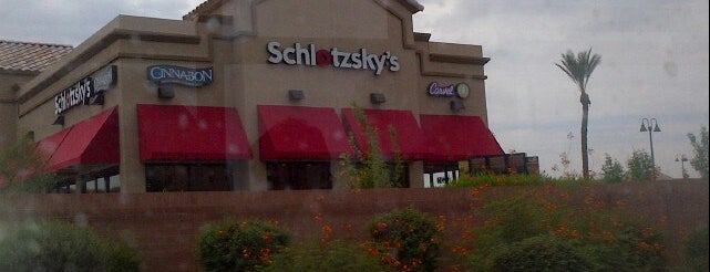 Schlotzsky's is one of สถานที่ที่ Evie ถูกใจ.