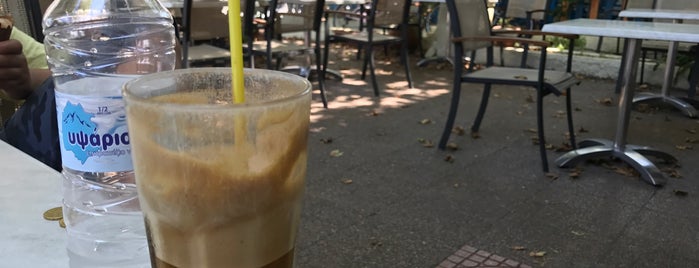 Cafe Platanos is one of Harika : понравившиеся места.
