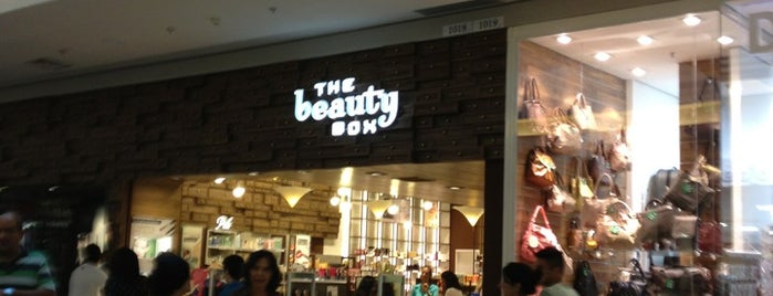 The Beauty Box is one of สถานที่ที่ Rafaela ถูกใจ.