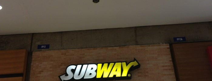 Subway is one of Tempat yang Disukai Daniela.