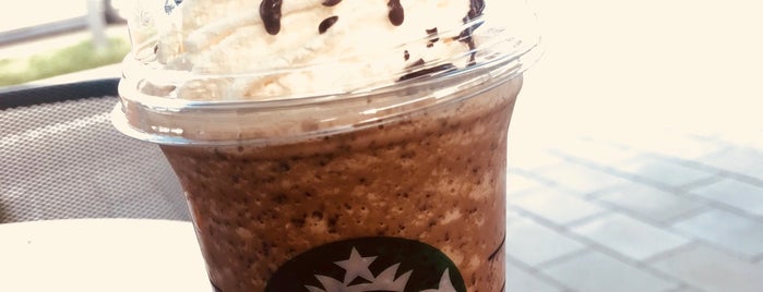 Starbucks is one of Tempat yang Disukai Sirmache.