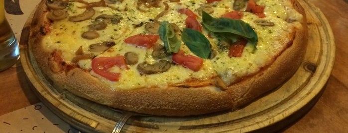 Manouche Pizza Club is one of Alvaroさんのお気に入りスポット.