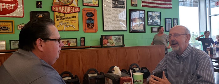 Kincaid's Hamburgers is one of Favorite Restaurant Type Places.