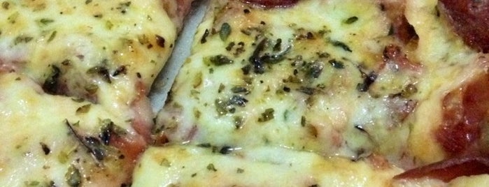 Guinness Pizza is one of Paulaさんのお気に入りスポット.