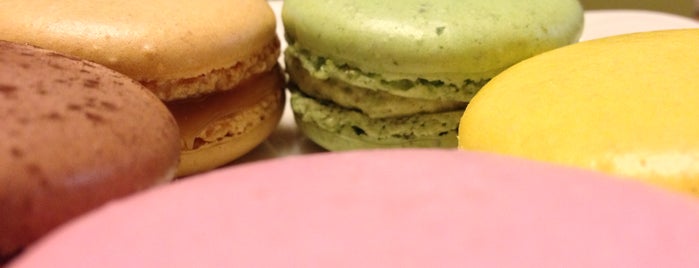 Ladurée is one of 行かねば.