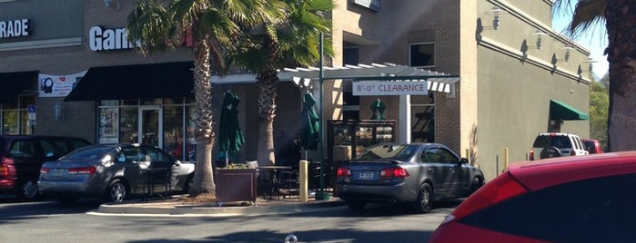 Starbucks is one of LaTresa : понравившиеся места.