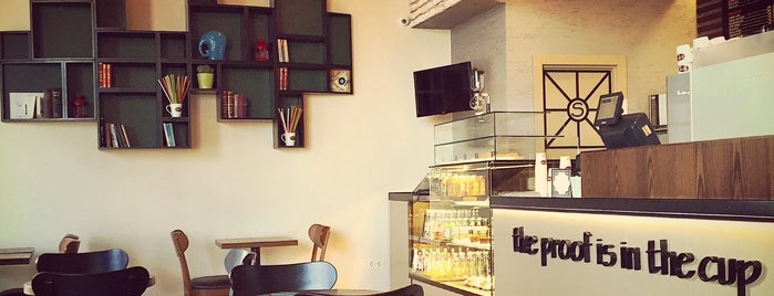 Arabica Coffee House is one of Burcu’s Liked Places.