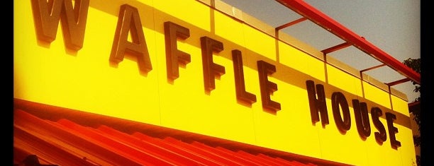 Waffle House is one of edwardさんのお気に入りスポット.