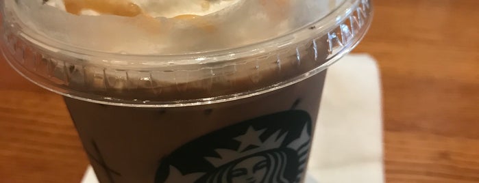 Starbucks is one of Locais curtidos por angeline.