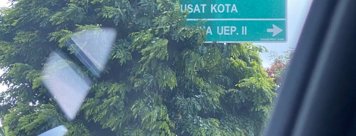 Jambi is one of Ibukota Provinsi di Indonesia.