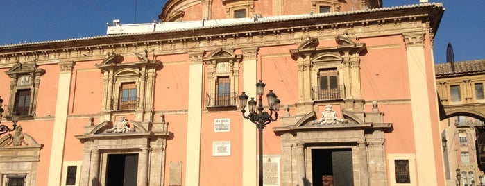 Basilica de la Virgen is one of Tempat yang Disimpan Angel.