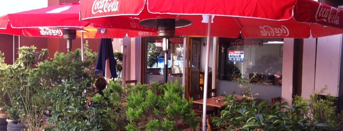 Cafe Saksı is one of Tempat yang Disukai Ozan.