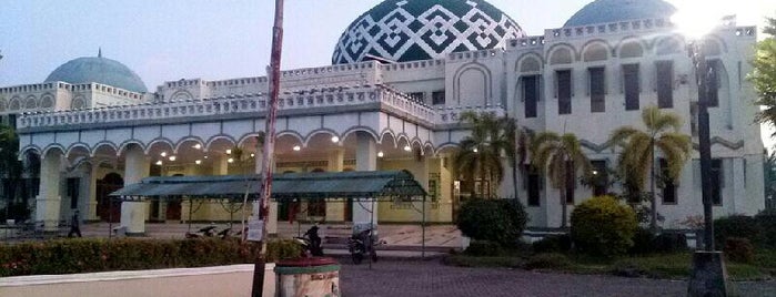 Masjid Agung Barabai is one of Fun.. Relax.. Happy Time.