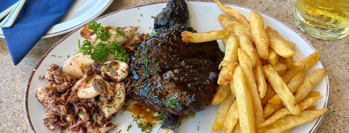 The Wharfside Grill is one of BEST SEAFOOD IN CAPE TOWN.