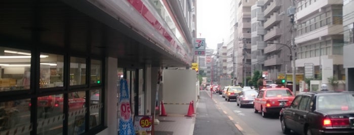 セブンイレブン 市谷砂土原町店 is one of 渋谷、新宿コンビニ.