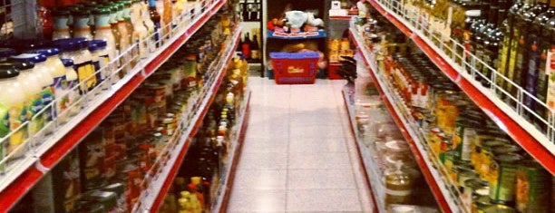 Dan's Shop & Bistro is one of Supermarket.