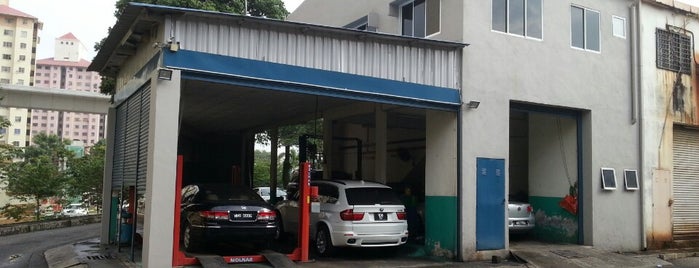 Hong Lee Motors Sdn Bhd is one of Customers.