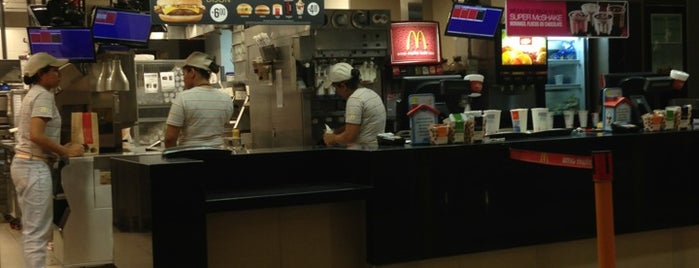 McDonald's is one of Orte, die Raquel gefallen.