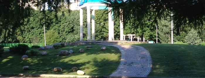 Парк «Дубки» is one of Lugares favoritos de Dmitry.