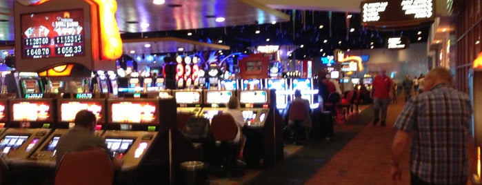 FireKeepers Casino & Hotel is one of Posti che sono piaciuti a Christine.