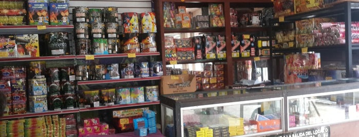 Alahana Store FUEGOS ARTIFICIALES is one of Chiriqui.