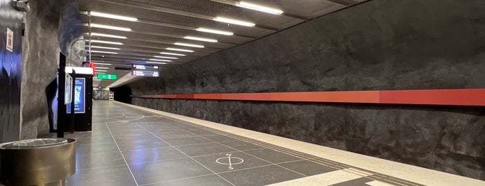 Bergshamra T-bana is one of Stockholm T-Bana (Tunnelbana/Metro/U-Bahn).