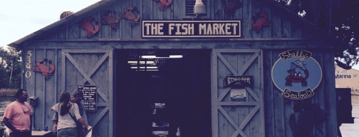 Shellys Fish Market is one of สถานที่ที่ Bing ถูกใจ.