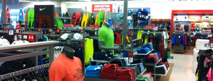 Sports Authority, Plaza Carolina is one of Orte, die sinadI gefallen.