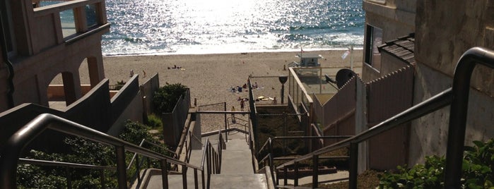 Redondo Beach @ Knob Hill is one of Locais curtidos por Tani.