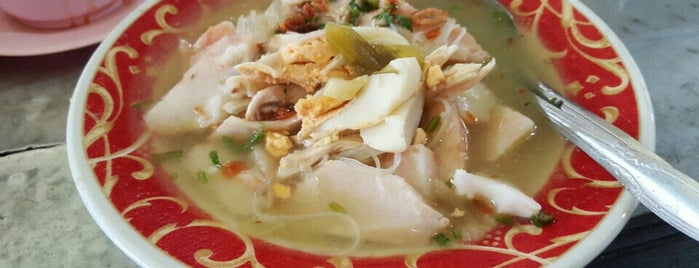 Soto Ayam Bapukah H. Anang is one of Famous.