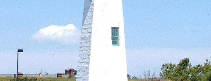Old Point Comfort Lighthouse is one of Lugares guardados de Sonya.