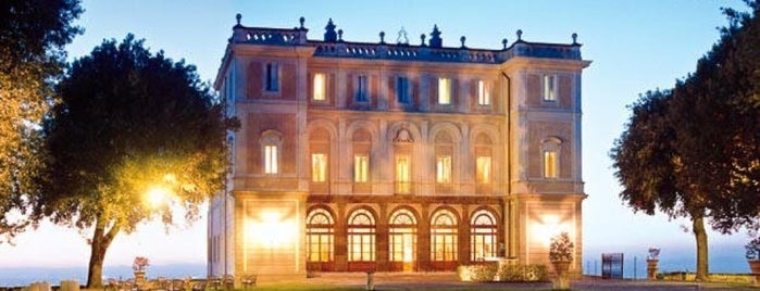 Park Hotel Villa Grazioli is one of Tempat yang Disukai Paul in.