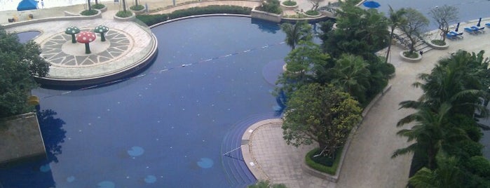 Sheraton Dameisha Resort is one of สถานที่ที่บันทึกไว้ของ Yongsuk.