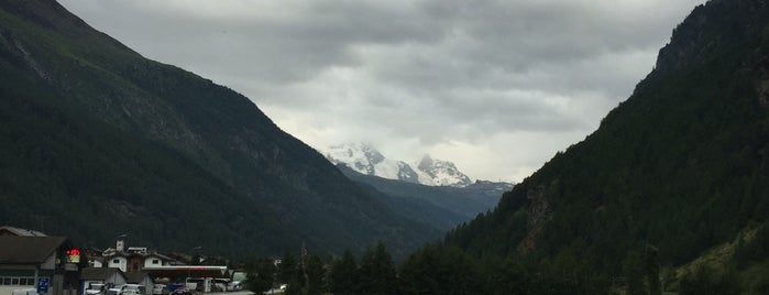 Hotel Monte Rosa is one of Posti che sono piaciuti a Amit.