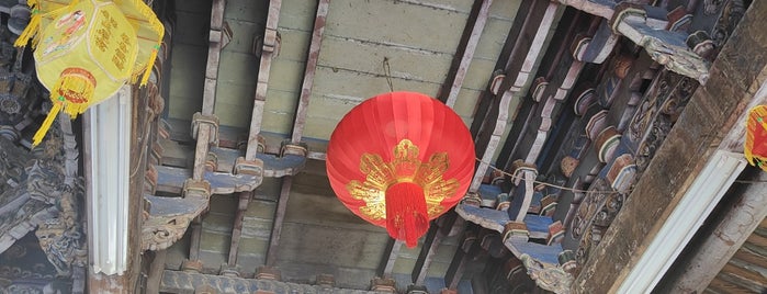 鹿港天后宮 Lugang Mazu Temple is one of 鹿港.