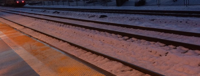 NJT - Rahway Station (NEC/NJCL) is one of Locais curtidos por Tom.