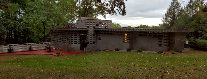 Zimmerman House is one of Frank Lloyd Wright.