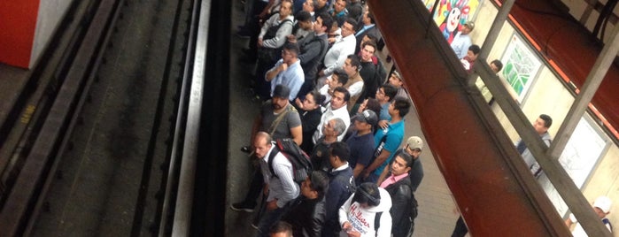 Metro Auditorio (Línea 7) is one of Metro de la Ciudad de México.