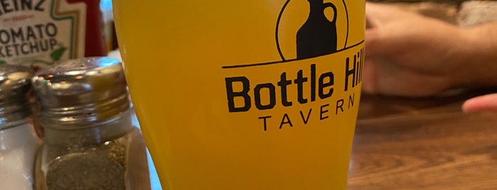 Bottle Hill Tavern is one of Clint'in Beğendiği Mekanlar.