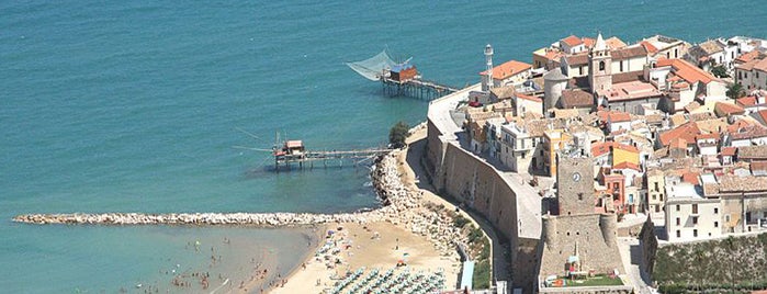 Corso Nazionale is one of Termoli by night.