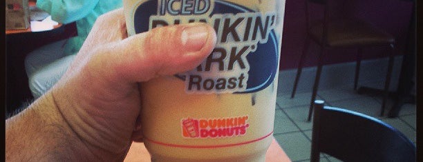 Dunkin' is one of Miriamさんのお気に入りスポット.