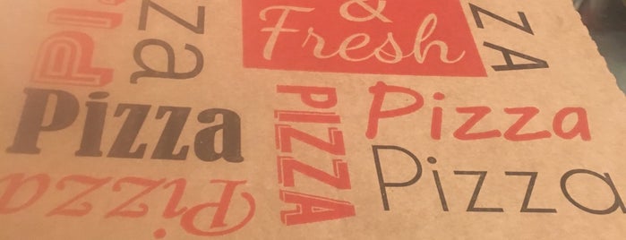 Perry's Pizza & Pasta is one of Fefe.
