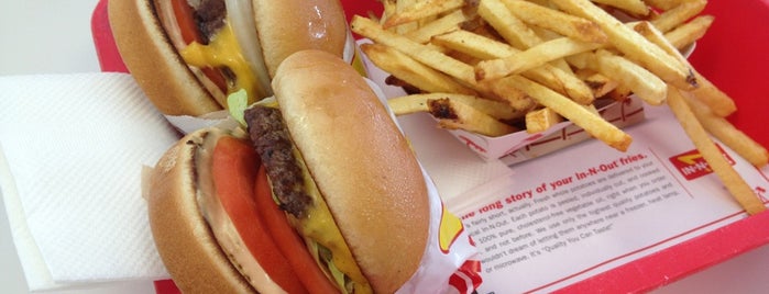 In-N-Out Burger is one of สถานที่ที่ Elise ถูกใจ.