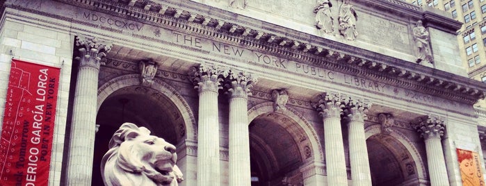 New York Public Library - Stephen A. Schwarzman Building is one of Tempat yang Disukai Nicky.