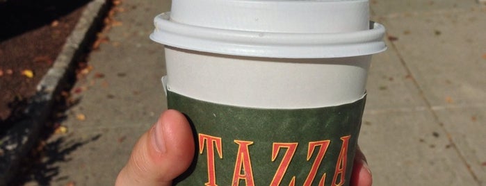 Tazza Cafe is one of สถานที่ที่ Joe ถูกใจ.