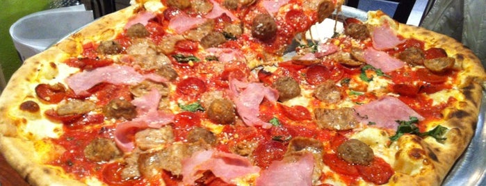The Don's Wood Fired Pizza is one of Posti che sono piaciuti a Layne.